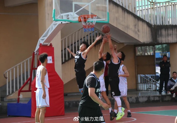 在探访